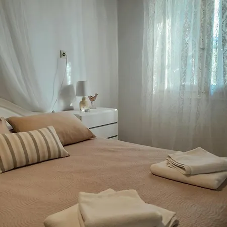 Gorjelina 's House Tatil Evi Golos